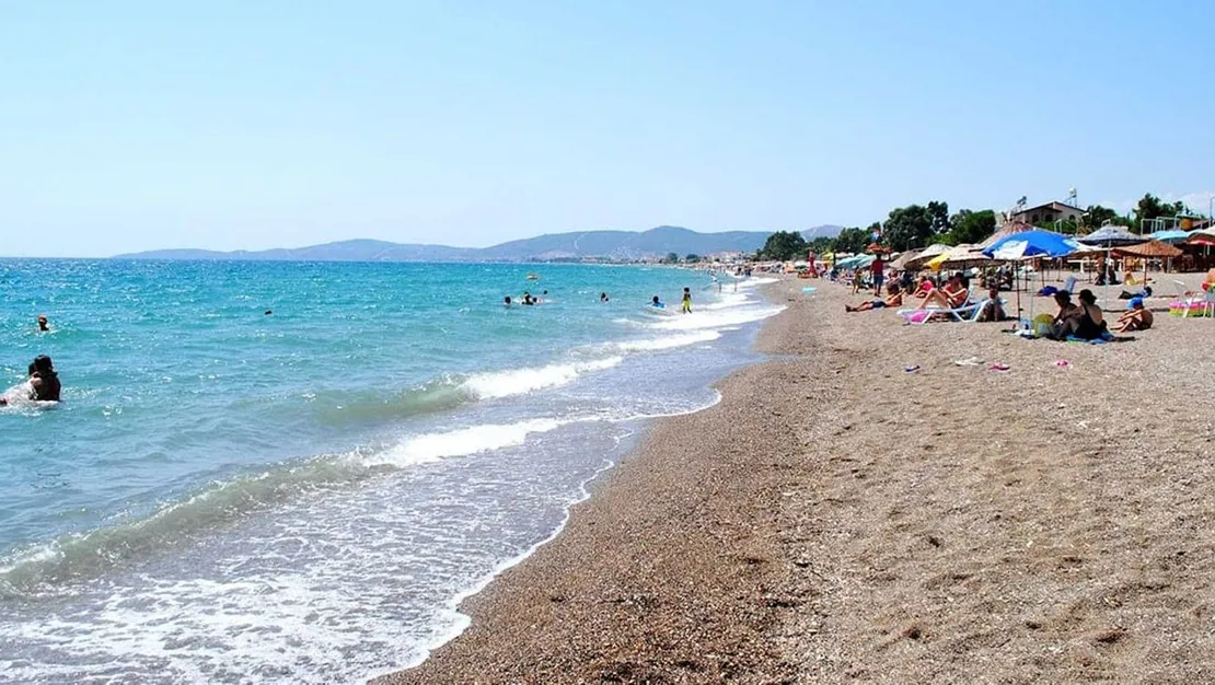 izmir-plajlarinda-duslar-kapatildi