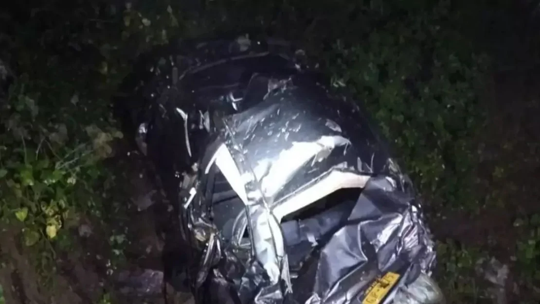 otomobil-ucuruma-dustu-aile-yok-oldu