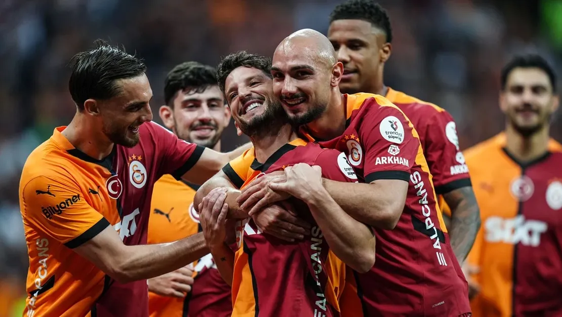sampiyon-galatasaray-basaksehir-i-2-0-yendi