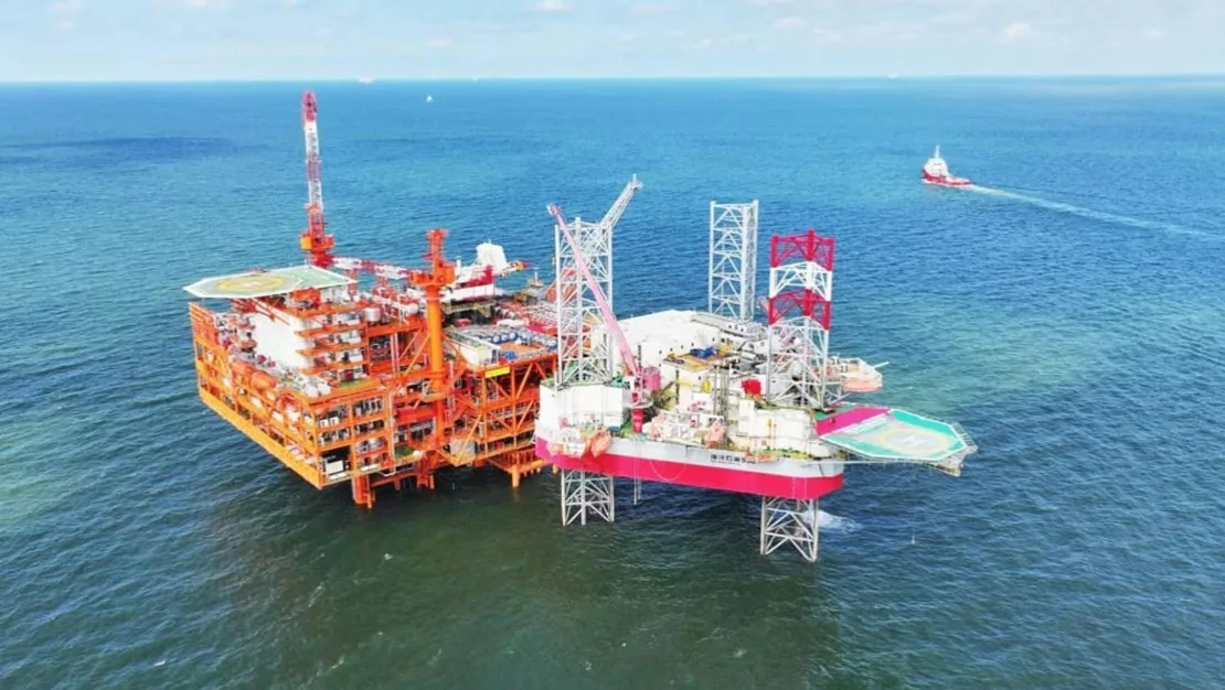 bohay-denizi-nde-balikci-teknesi-alabora