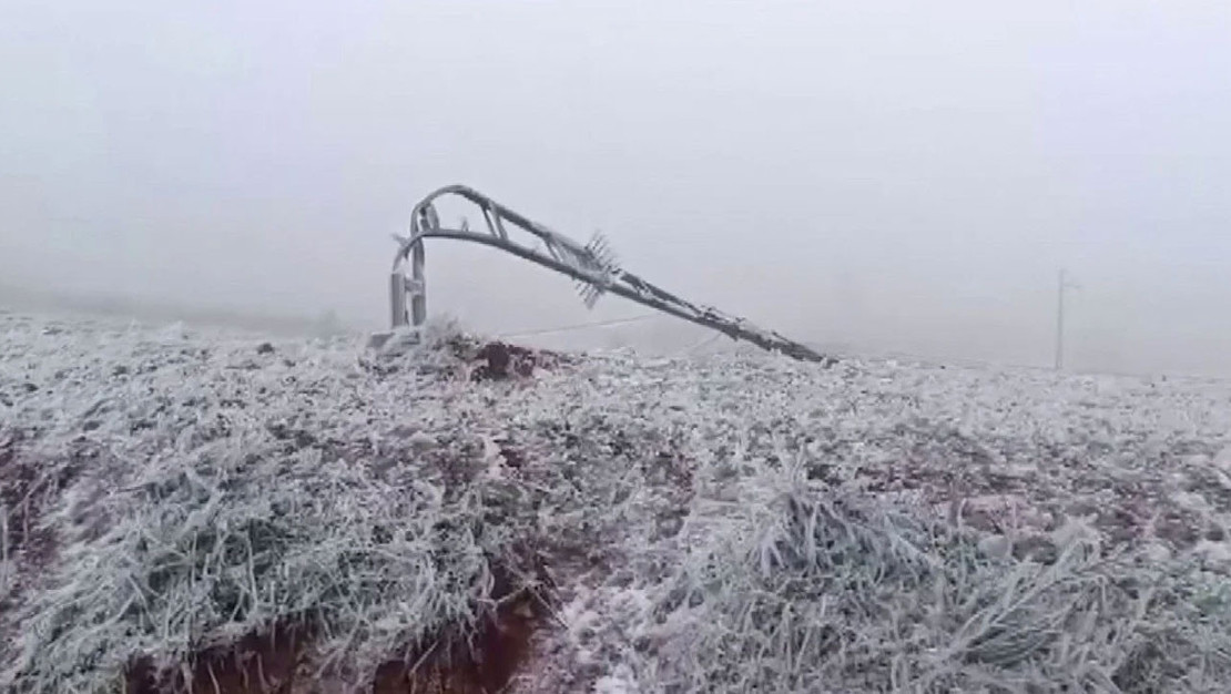 hatay-da-kar-yagisi-elektrik-altyapisina-zarar-verdi
