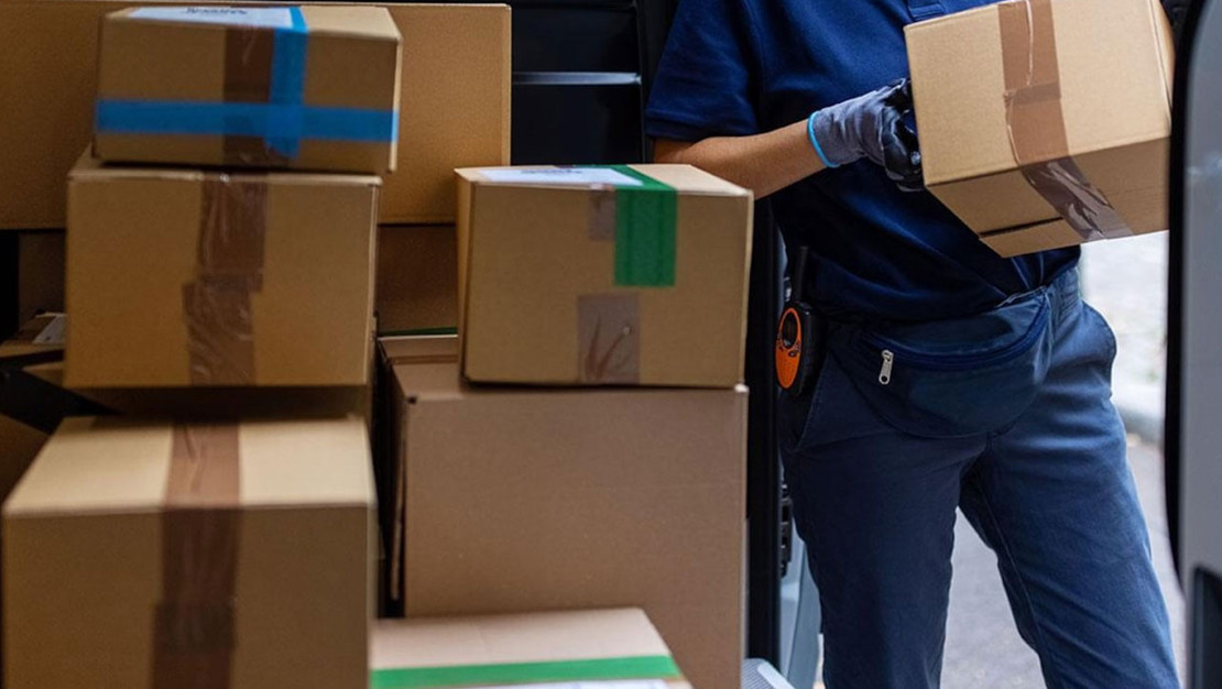 konya-da-kargo-paketinde-100-ruhsatsiz-tabanca-ele-gecirildi