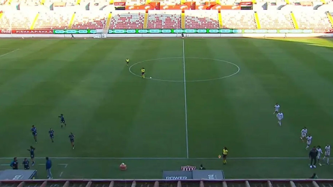 meksika-da-futbol-maclari-kartel-catismalari-nedeniyle-askiya-alindi