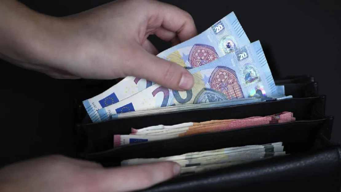 abd-belirsizligi-dolari-etkiliyor-euro-guclenecek-mi