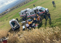 salihli-de-otomobil-tarlaya-uctu-5-yarali