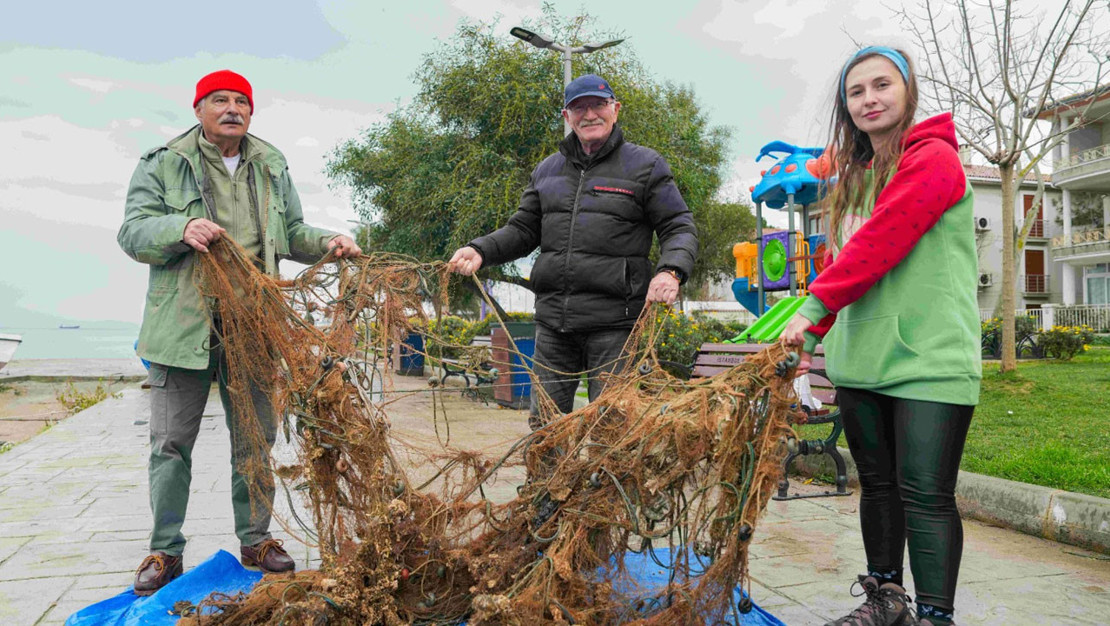 mavi-iz-projesiyle-deniz-kirliligine-sanatsal-cozum