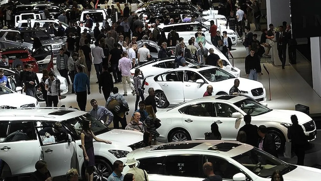 rusya-da-otomobil-satislari-yuzde-27-dustu