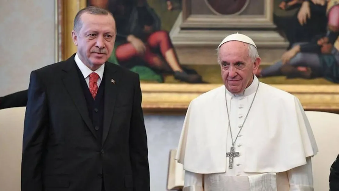 erdogan-papa-ya-paris-ve-gazze-konularinda-endiselerini-paylasti