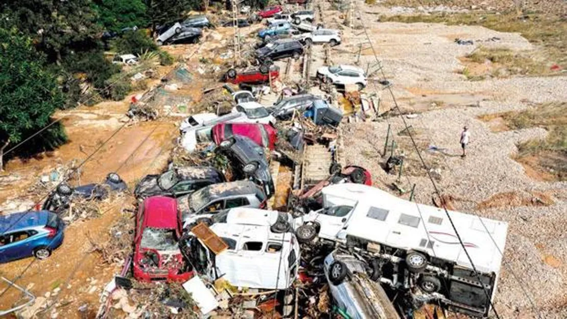 valencia-da-sel-felaketi-158-olu