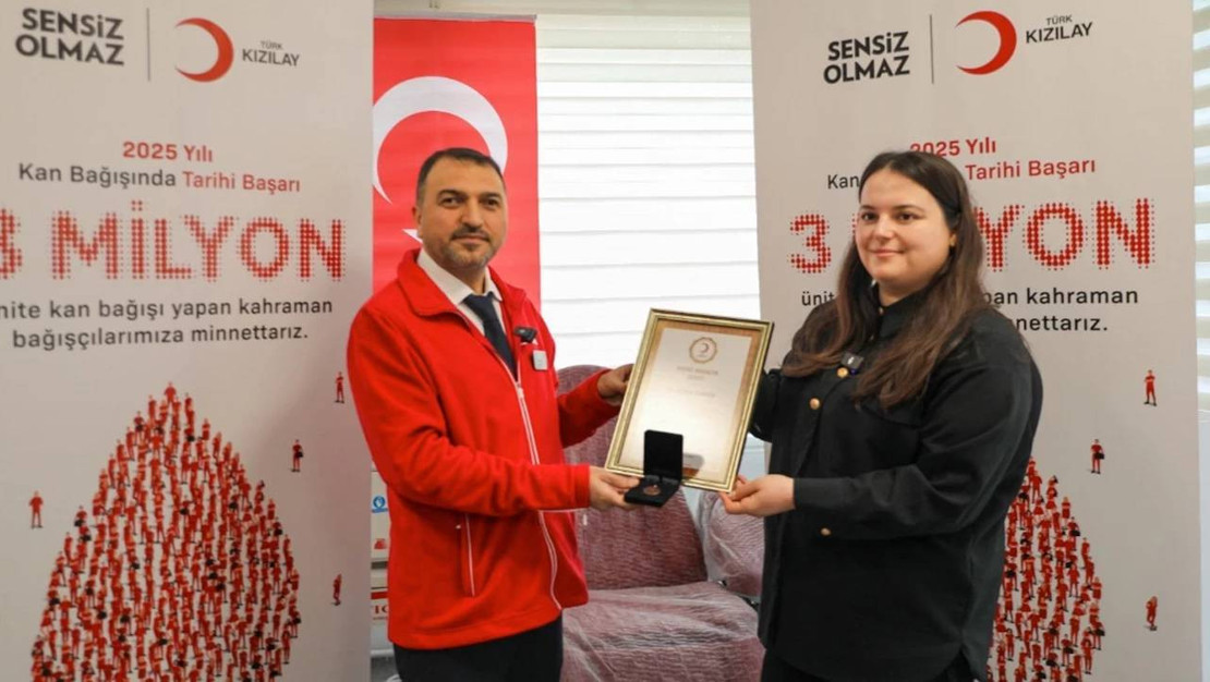 turk-kizilay-3-milyon-unite-kan-bagisinda-tarihi-esigi-gecti