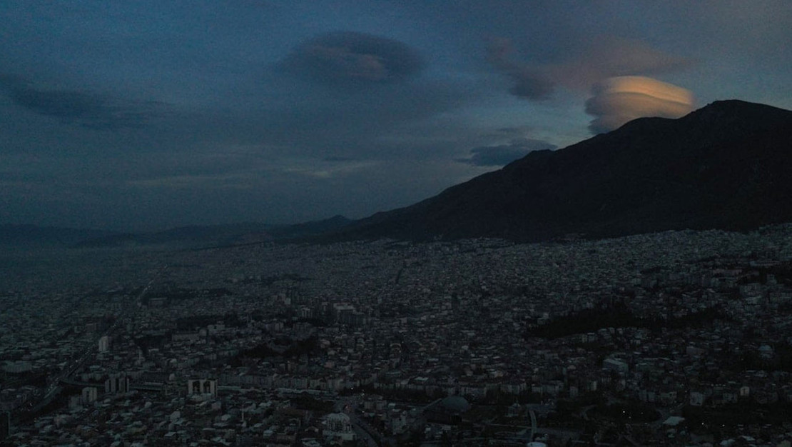 mercek-bulutu-bursa-da-gokyuzunu-susledi