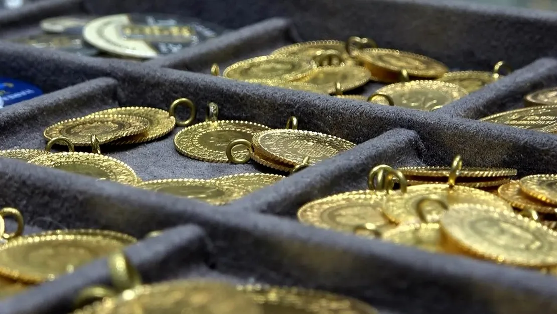 altin-yukseldi-dolar-ve-bitcoin-dustu