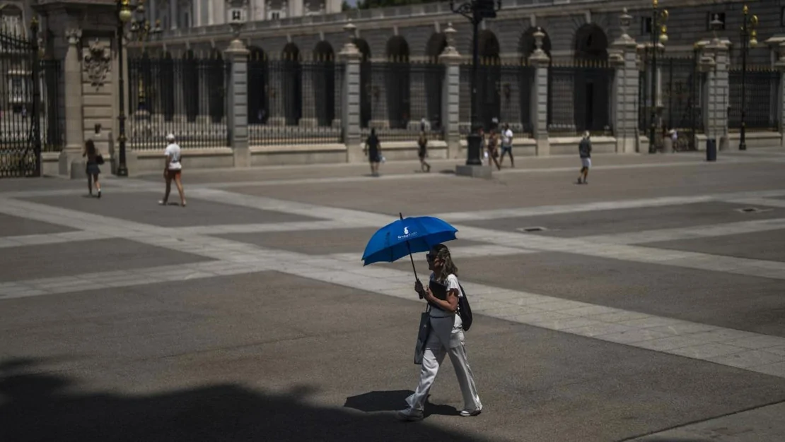 ispanya-da-asiri-sicaklar-bin-60-can