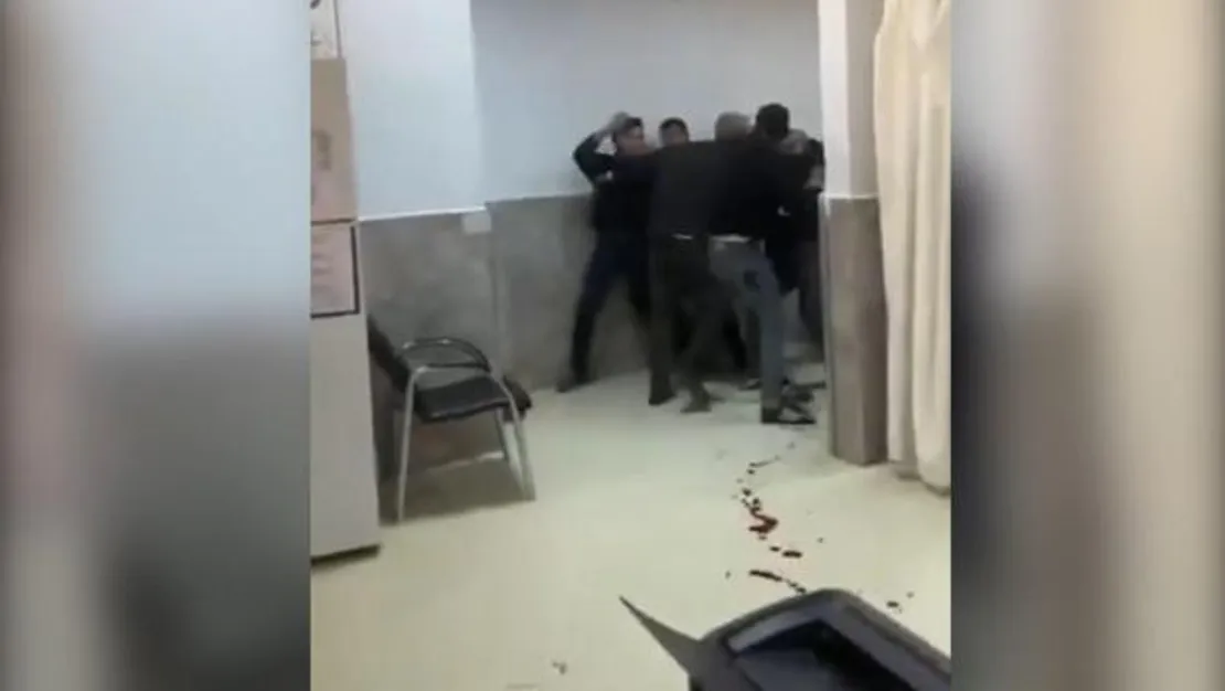 sanliurfa-da-acil-serviste-bicakli-kavga-5-yarali