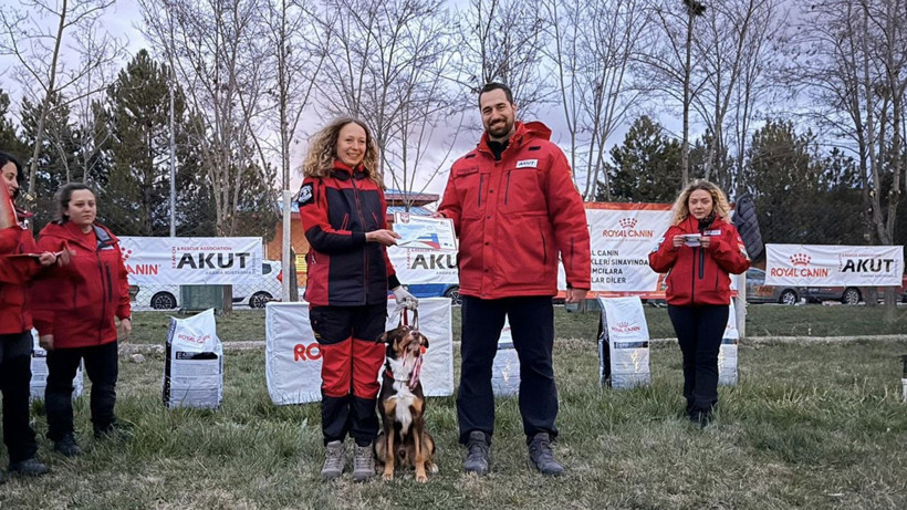 akut-ve-royal-canin-is-birligiyle-arama-kurtarma-sinavlari