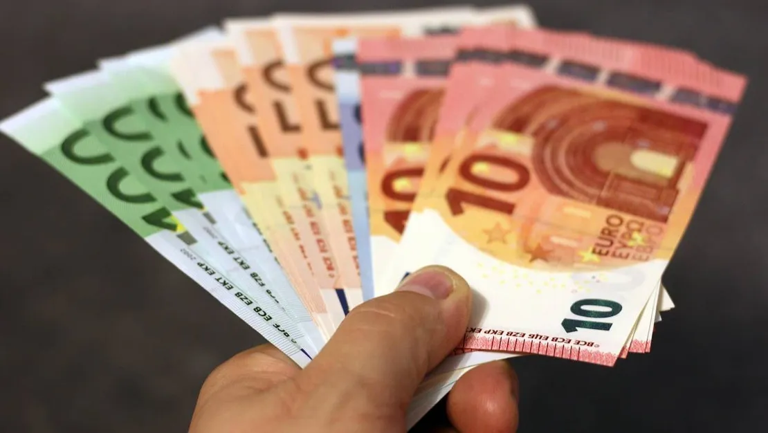 euro-dolar-karsisinda-yukselmeye-devam-ediyor