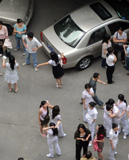 Çin’de 7.5 büyüklüğünde deprem