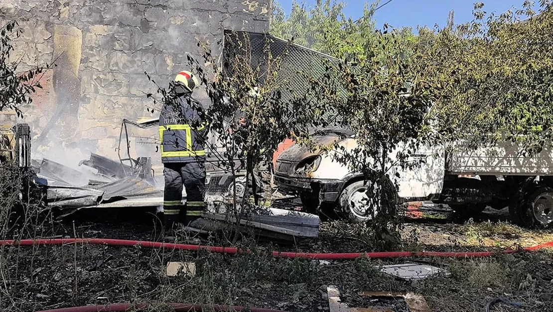 inegol-de-yangin-araclari-kule-cevirdi