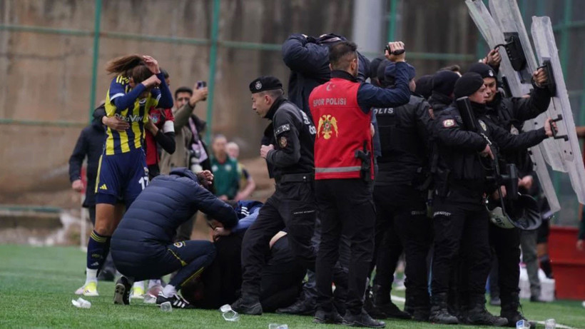 yuksekova-spor-fenerbahce-macinda-gergin-anlar-teknik-direktor-yaralandi