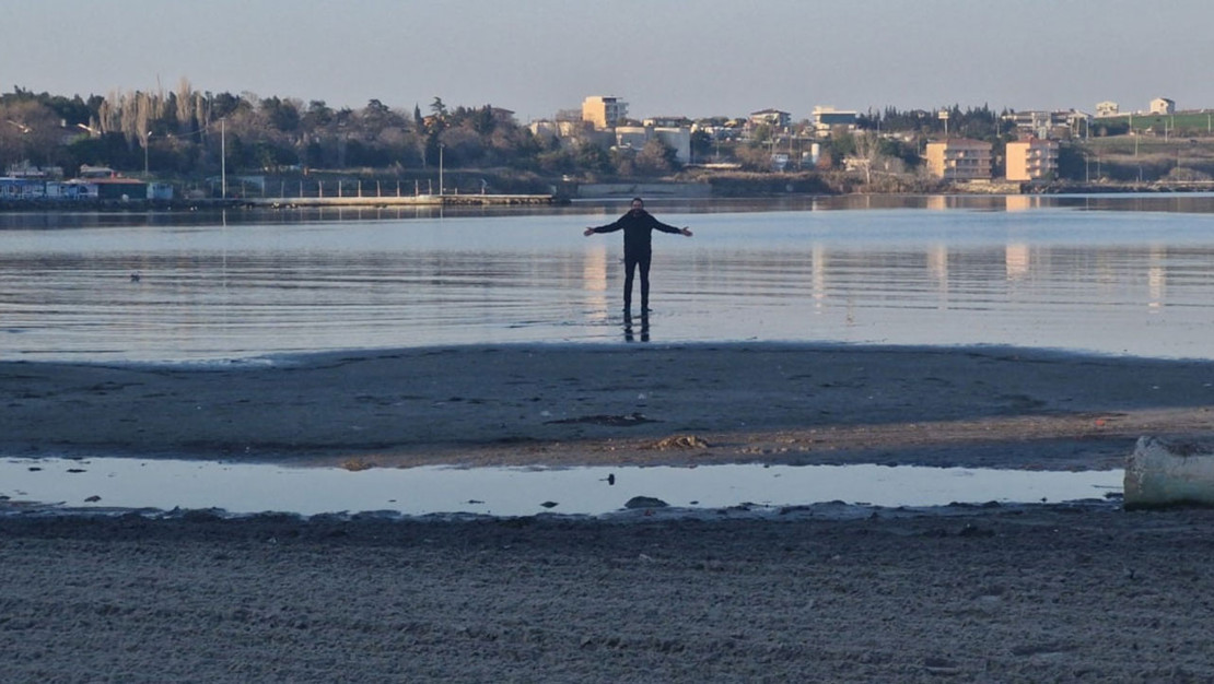 marmara-ereglisi-sahilinde-deniz-seviyesi-tedirgin-ediyor