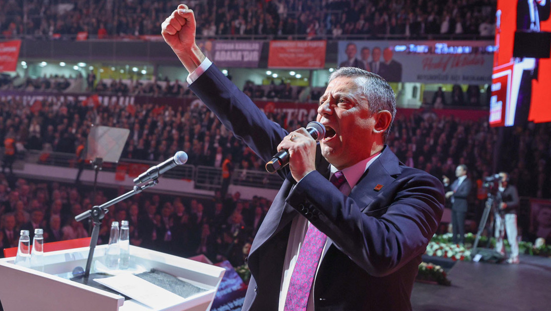 ozgur-ozel-chp-genel-baskanligina-yeniden-secildi