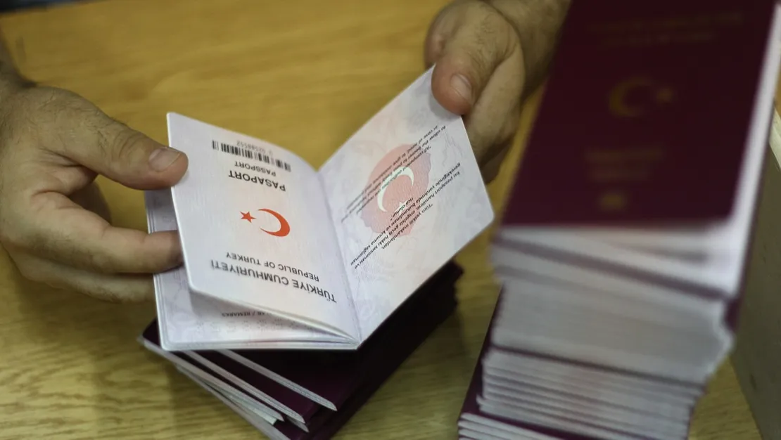 avrupa-parlamentosu-ndan-turkler-icin-vize-adimi