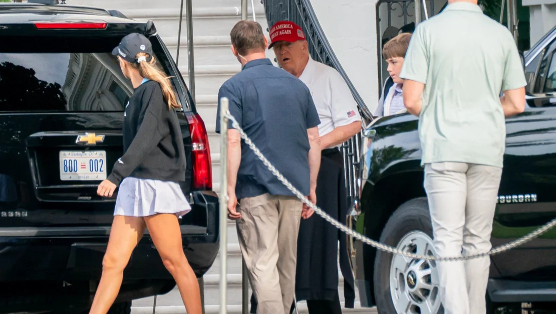 trump-dort-gun-sonra-goruntulendi