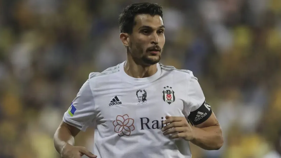 besiktas-necip-uysal-ile-sozlesme-yeniledi