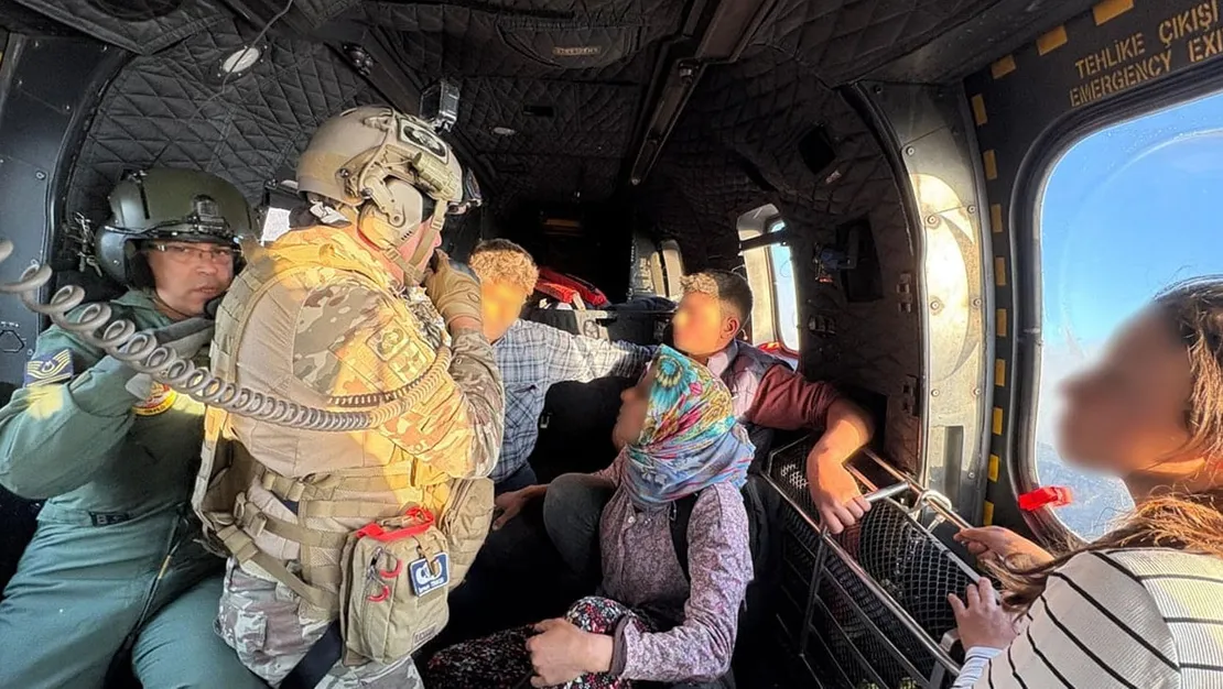 orman-yangininda-mahsur-kalan-aile-hk-kurtardi