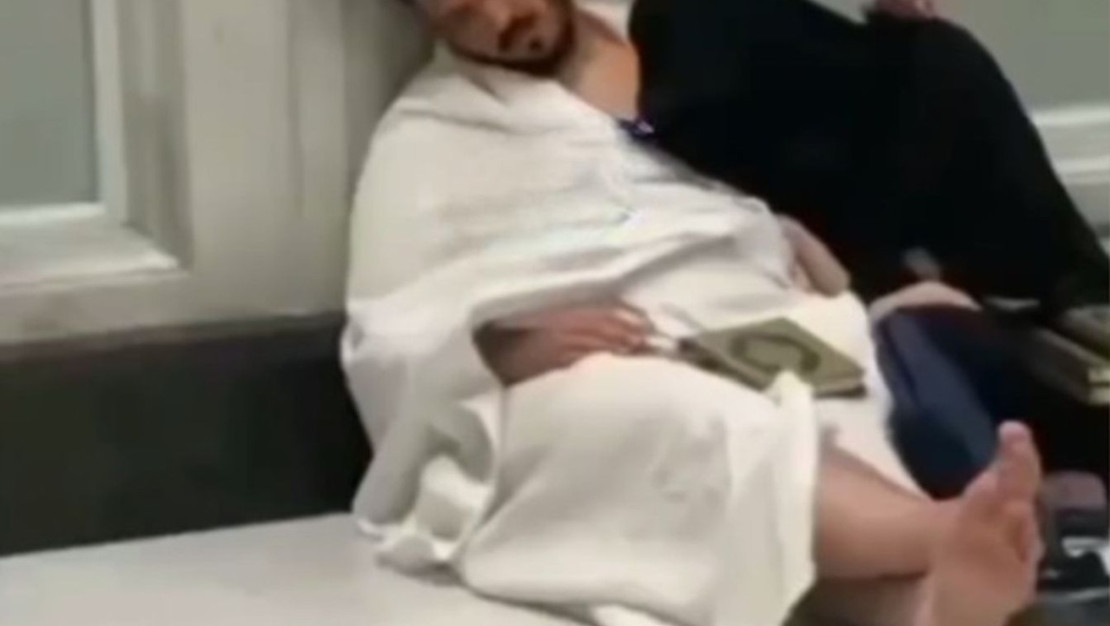 tolgahan-sayisman-kuran-okurken-uyuyakaldi