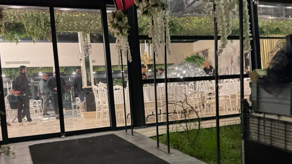 kina-gecesinde-disco-topu-duserek-yaraladi