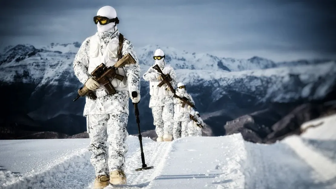 msb-den-kahraman-askerlerimizin-zorlu-gorev-fotografi