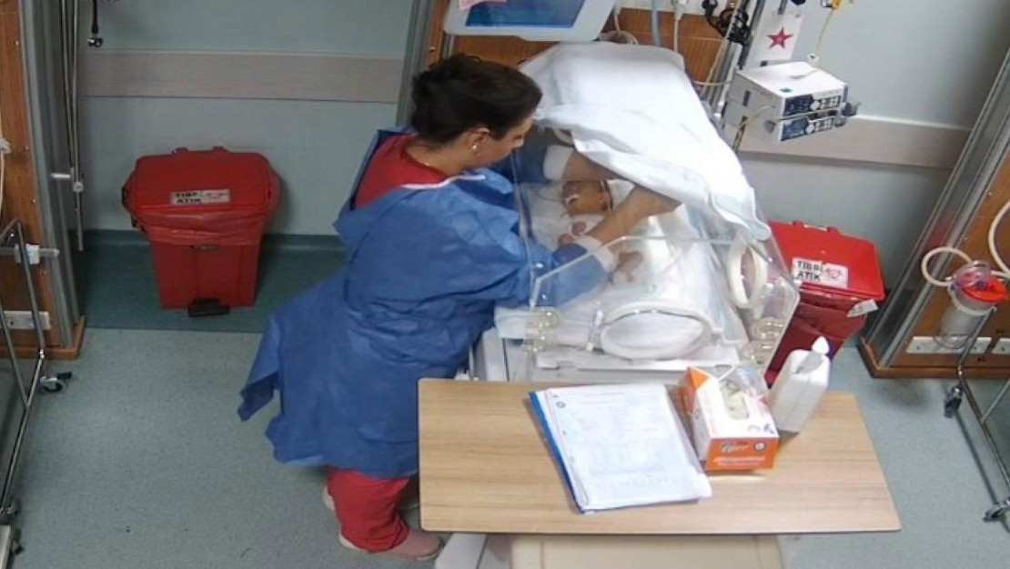 kahramanmaras-ta-bebege-siddet-uygulayan-hemsire-teslim-oldu