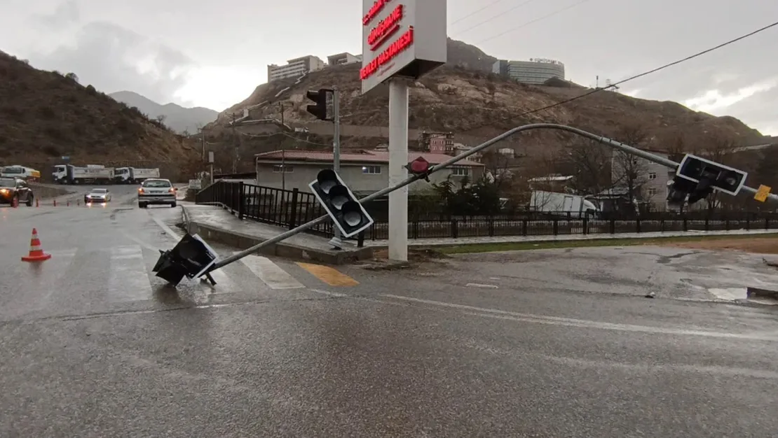 siddetli-firtina-gumushane-yi-vurdu