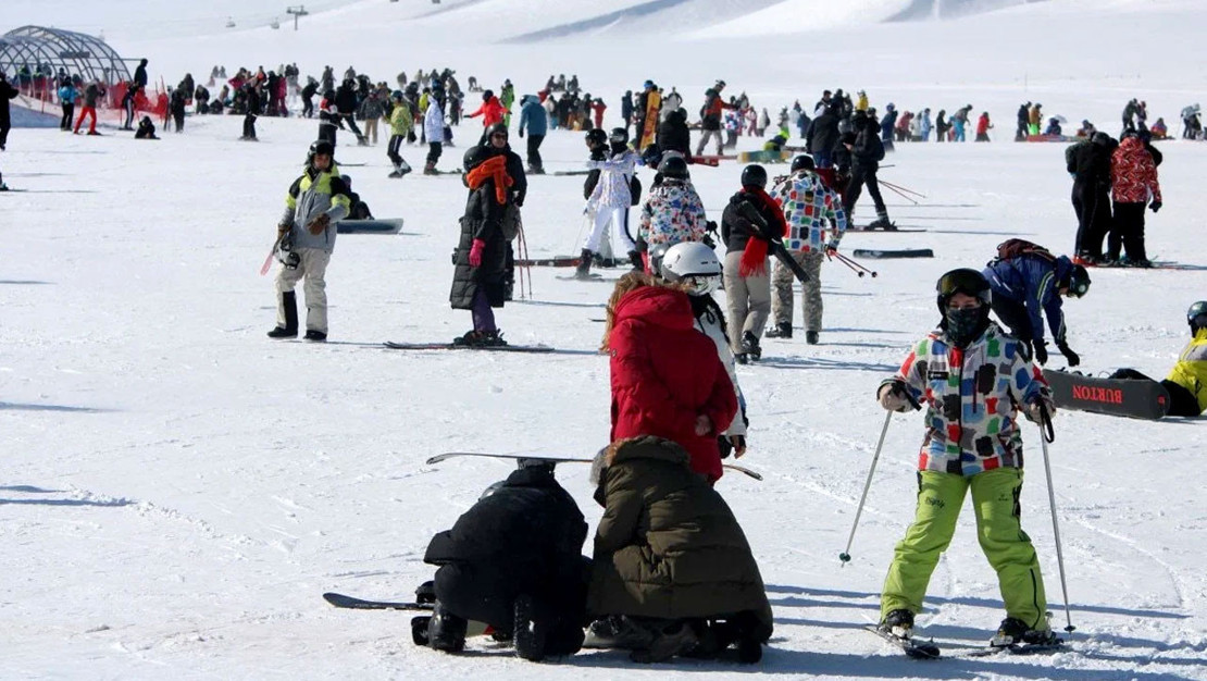 erciyes-te-somestir-tatili-dolu-dolu-gecti