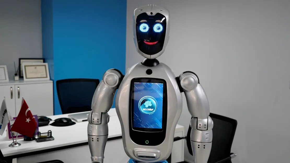 akademisyen-maya-ile-egitimde-devrim