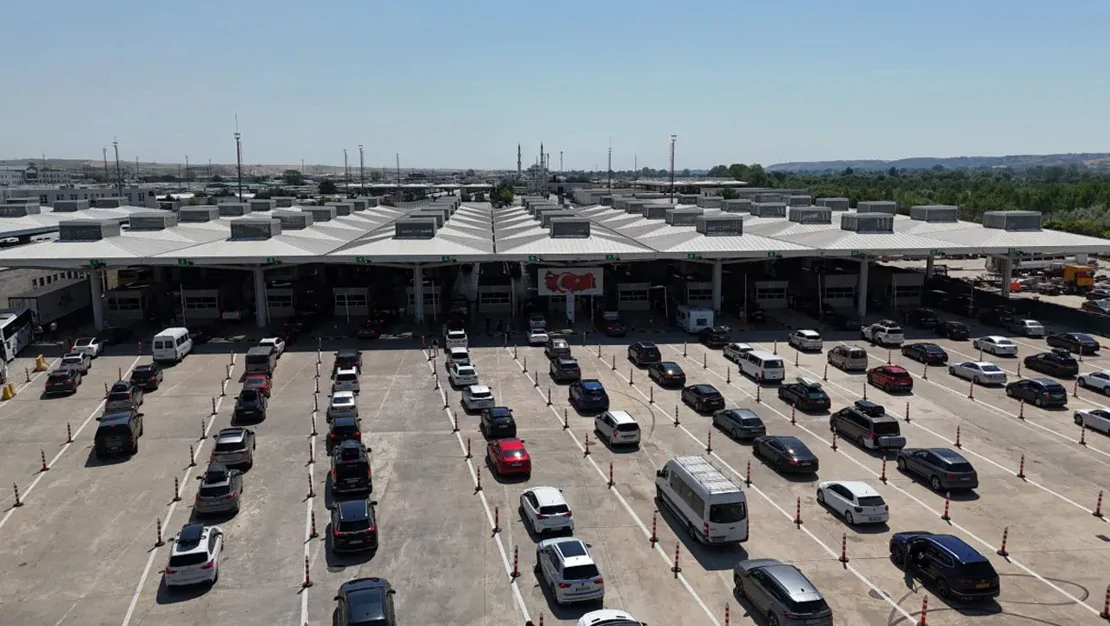 kapikule-sinir-kapisi-nda-yogun-gurbetci