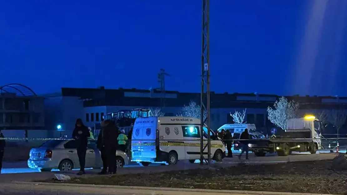 konya-da-tir-ekip-otosuna-carpti