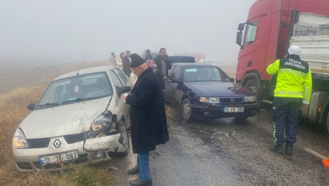 corum-da-yogun-sis-nedeniyle-zincirleme-kaza