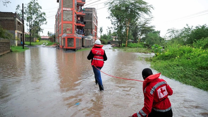 kenya-da-sel-felaketi-sonucu-10-kisi-hayatini-kaybetti