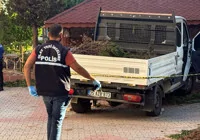 arkadasinin-kamyoneti-altinda-kaldi