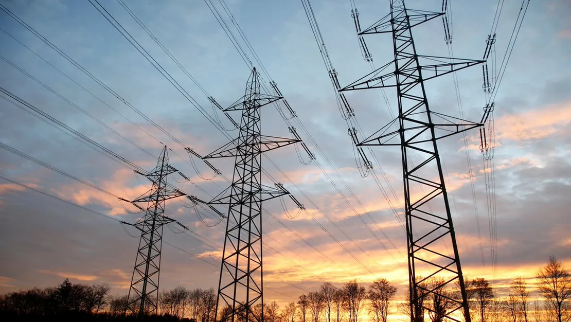 iran-da-asiri-tuketim-ve-elektrik-kesildi