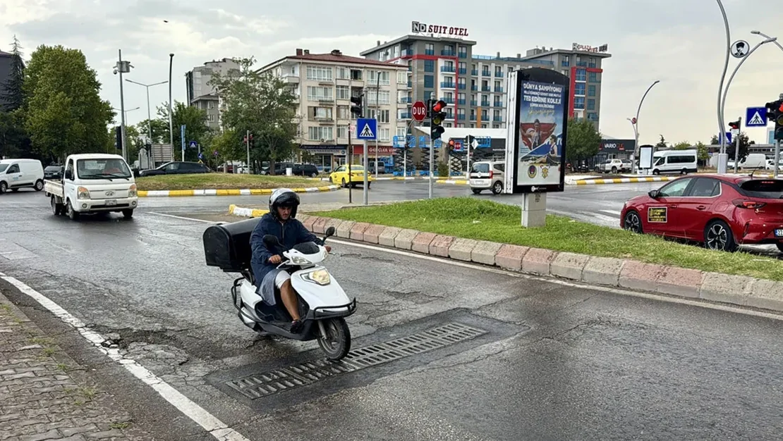 edirne-de-gok-gurultulu-saganak-yagmur