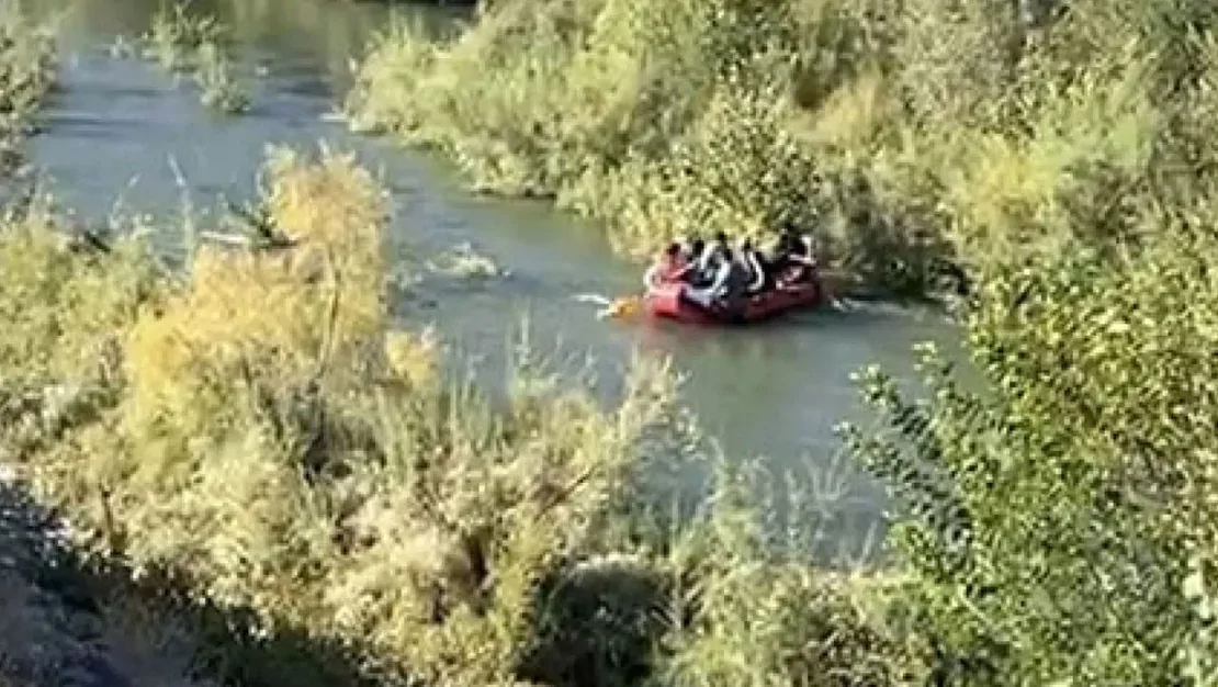 beyhan-baraji-kapaklari-acildi-4-kisi-mahsur