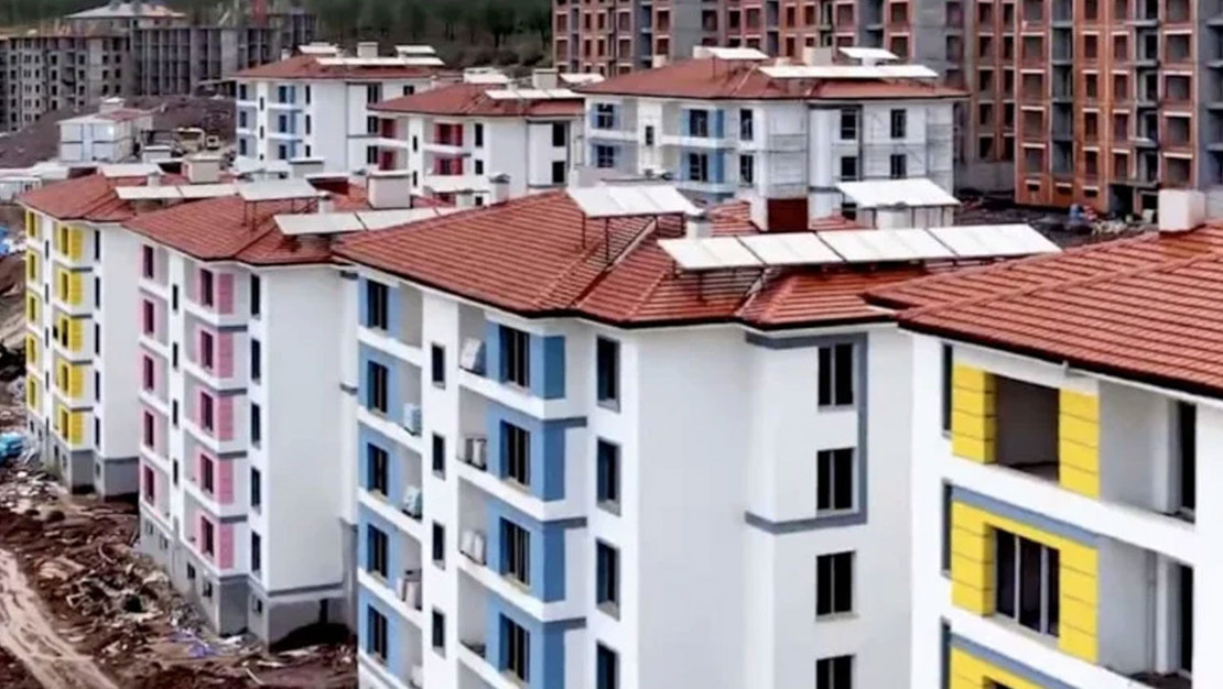 murat-kurum-dan-sindirgi-depremzedelerine-mesaj-verildi