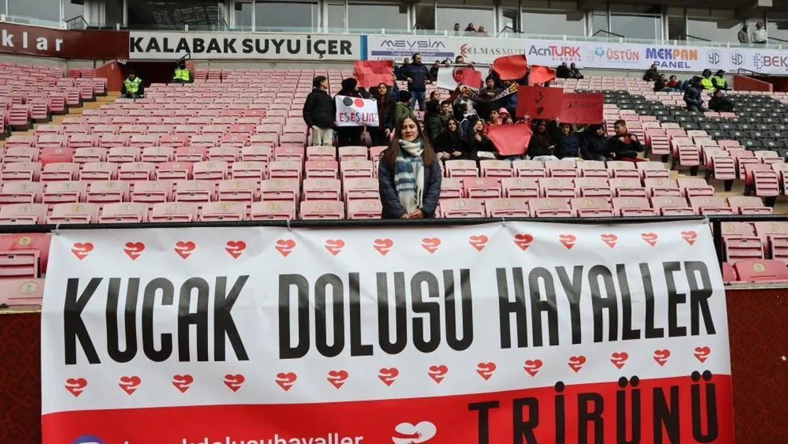 eskisehir-deki-proje-cocuklari-ilk-maclarina-goturuyor