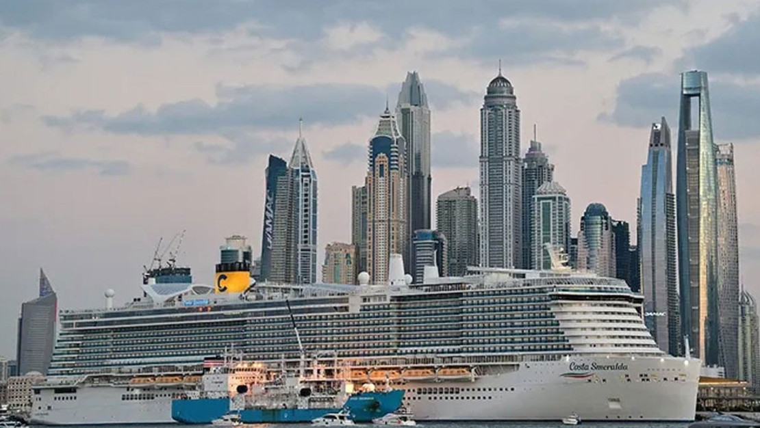 acik-denizde-mahsur-kalan-yolcular-kurtarilmayi-bekliyor