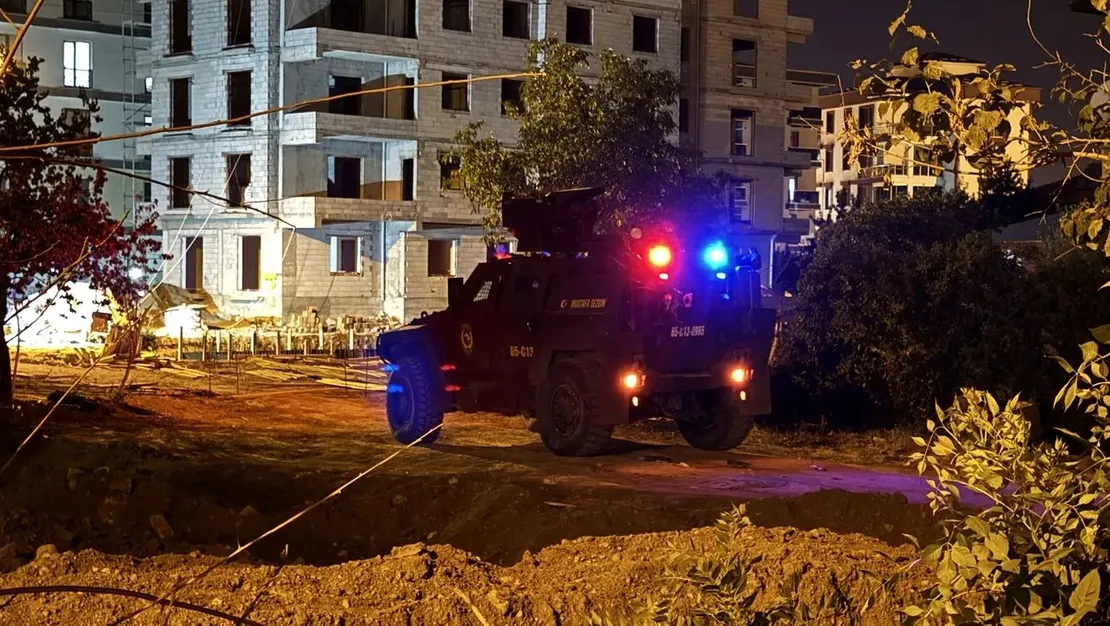 saldirida-baba-oldu-uc-kizi-yaralandi