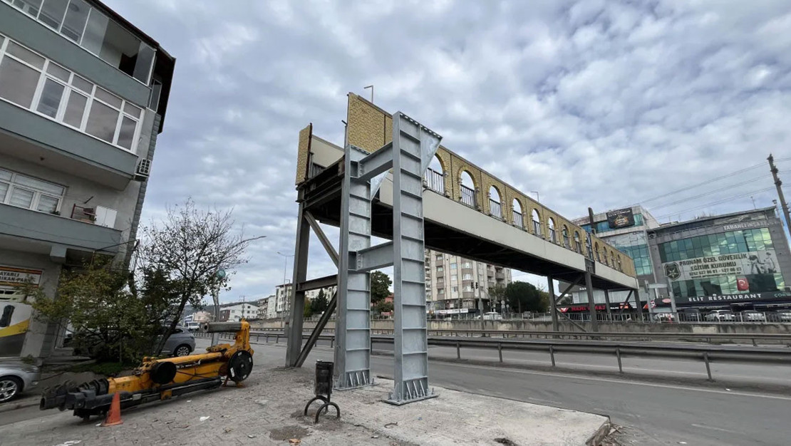 kocaeli-de-yikim-karari-alinan-ust-gecit-yenileniyor