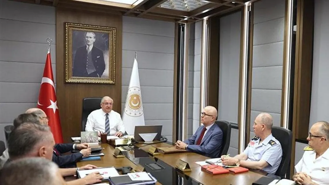 milli-savunma-bakani-guler-den-onemli-aciklamalar